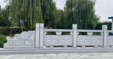 新疆 芝麻灰桥栏杆、河道栏杆安装效果