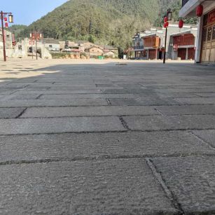 新疆仿古石铺装效果