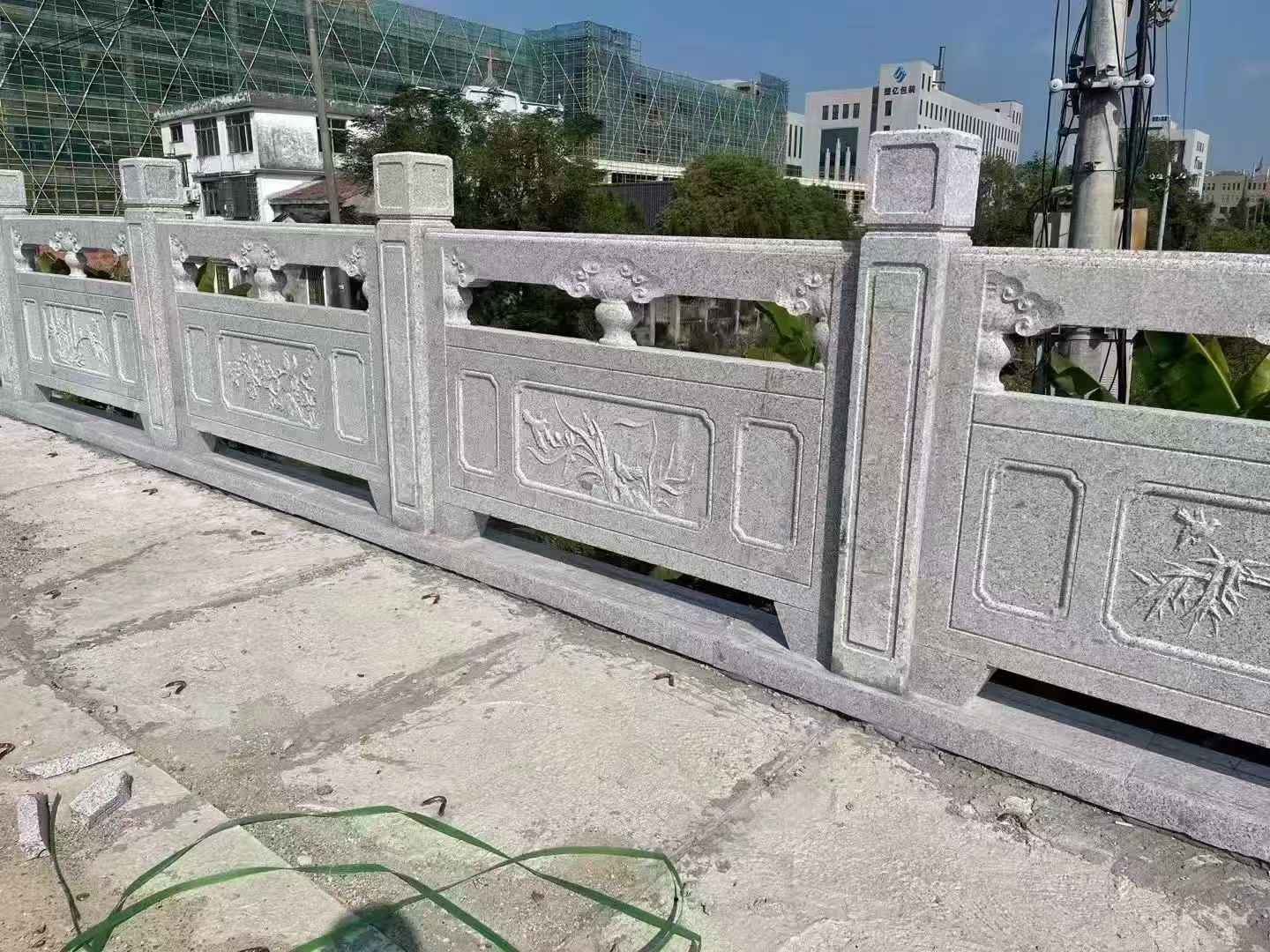 新疆 芝麻白栏杆