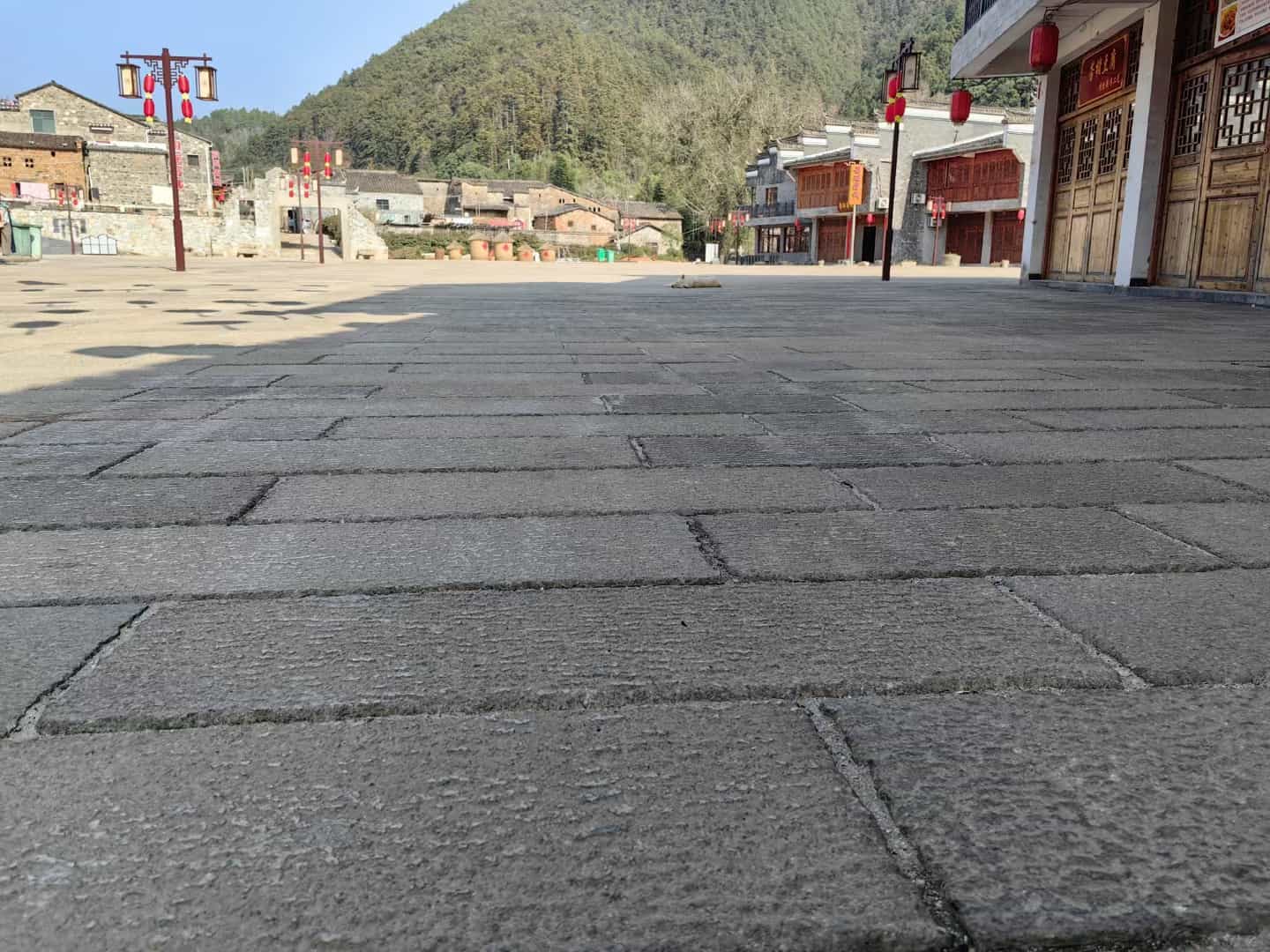 新疆仿古石铺装效果