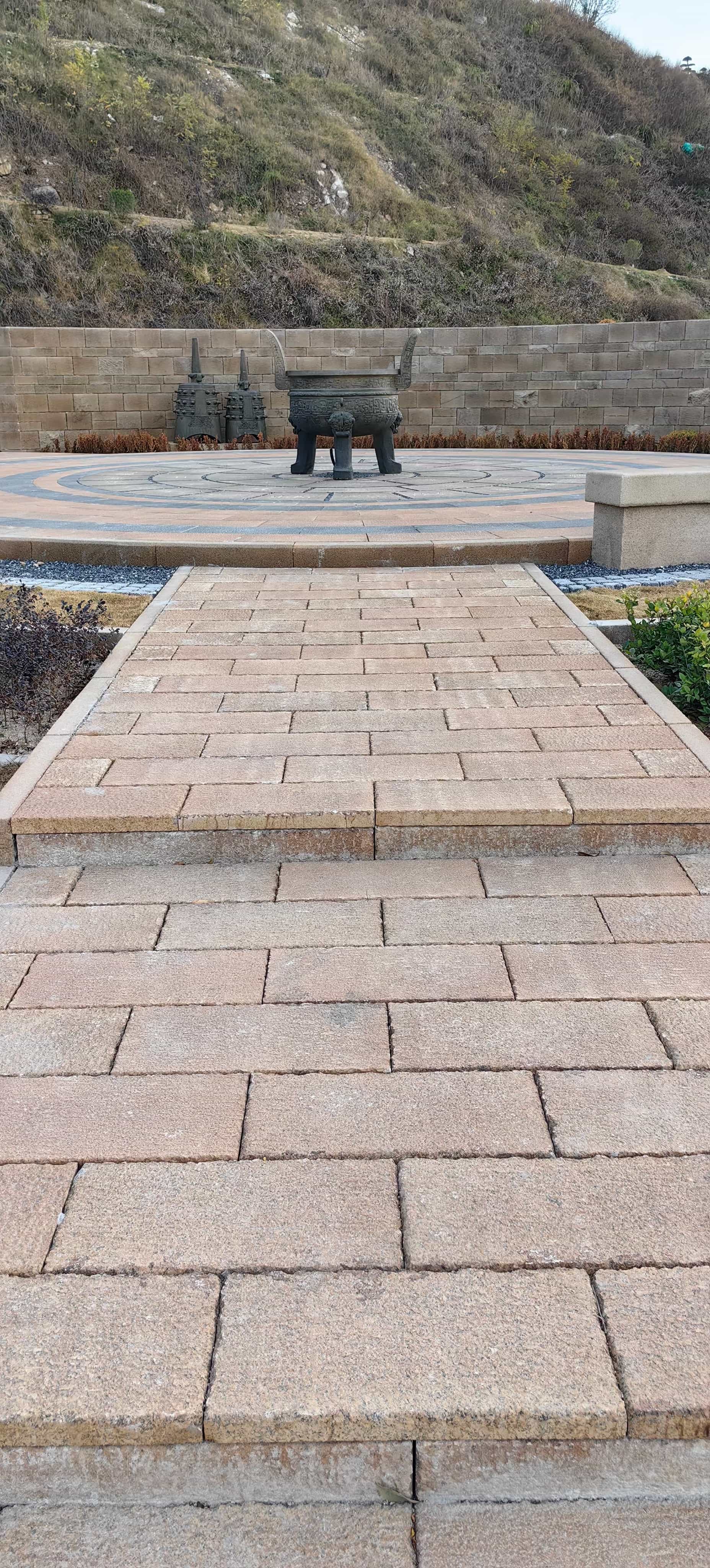 新疆仿古石铺装效果