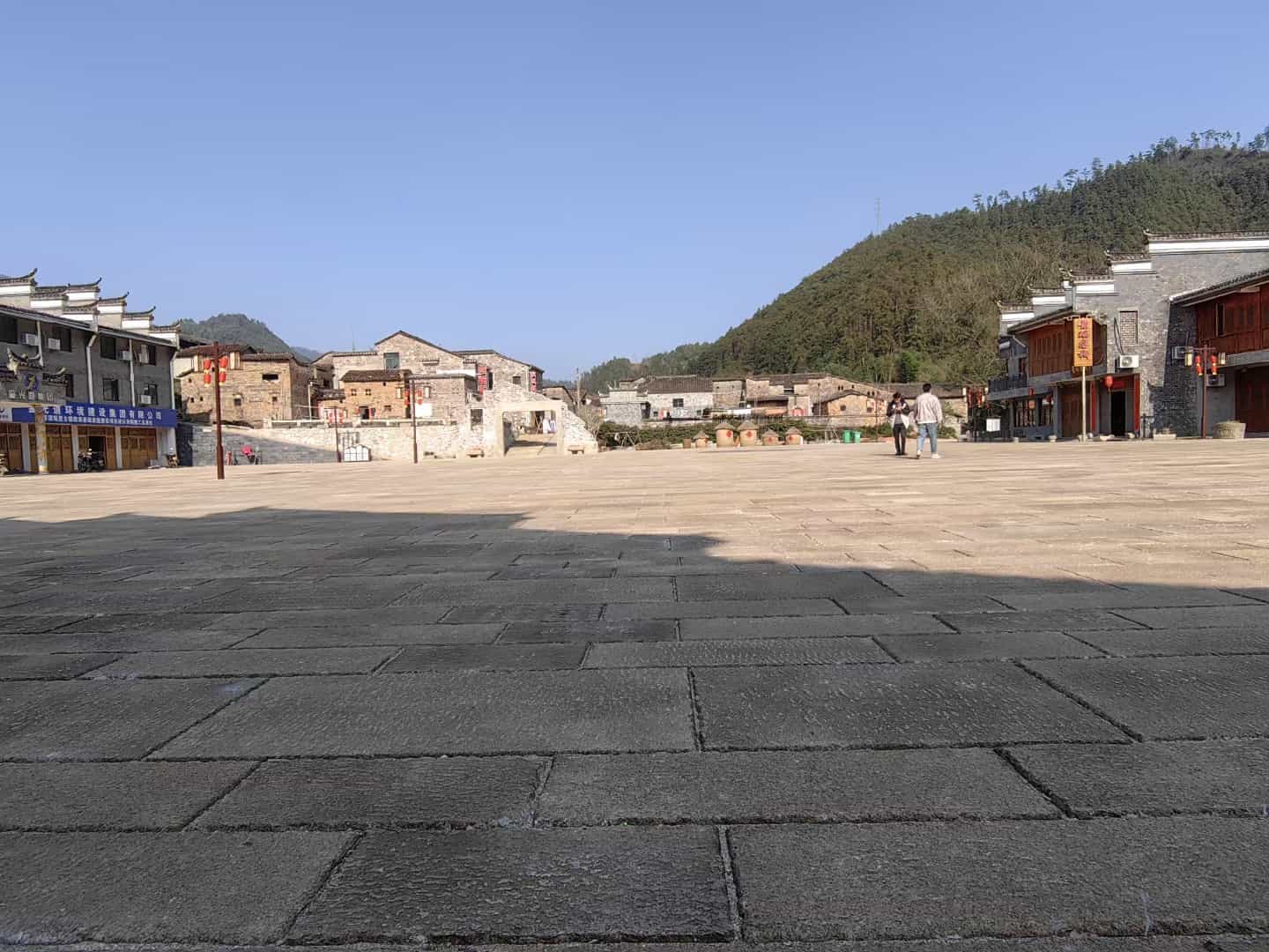 新疆仿古石铺装效果