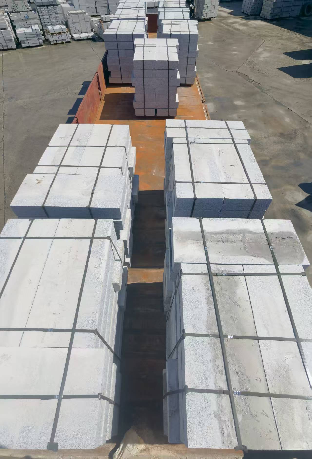 新疆 路沿石装车出货