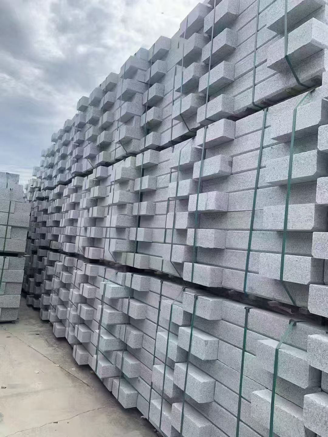 新疆 芝麻灰侧石