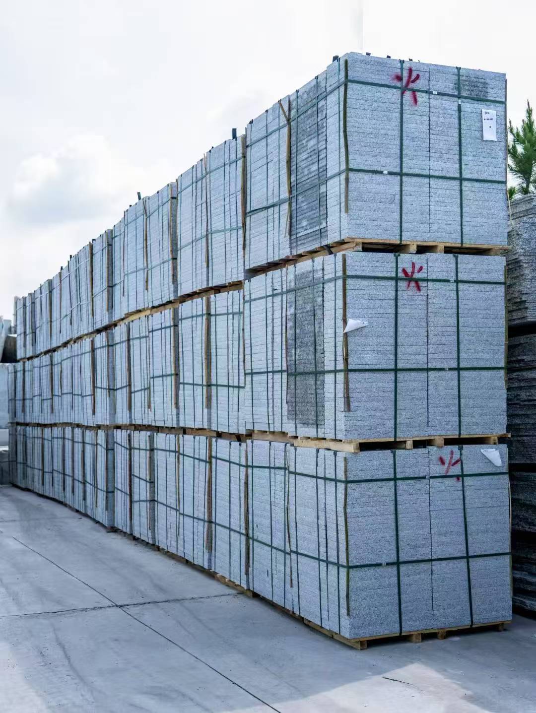 新疆 芙蓉白3公分火烧地铺成品300*600