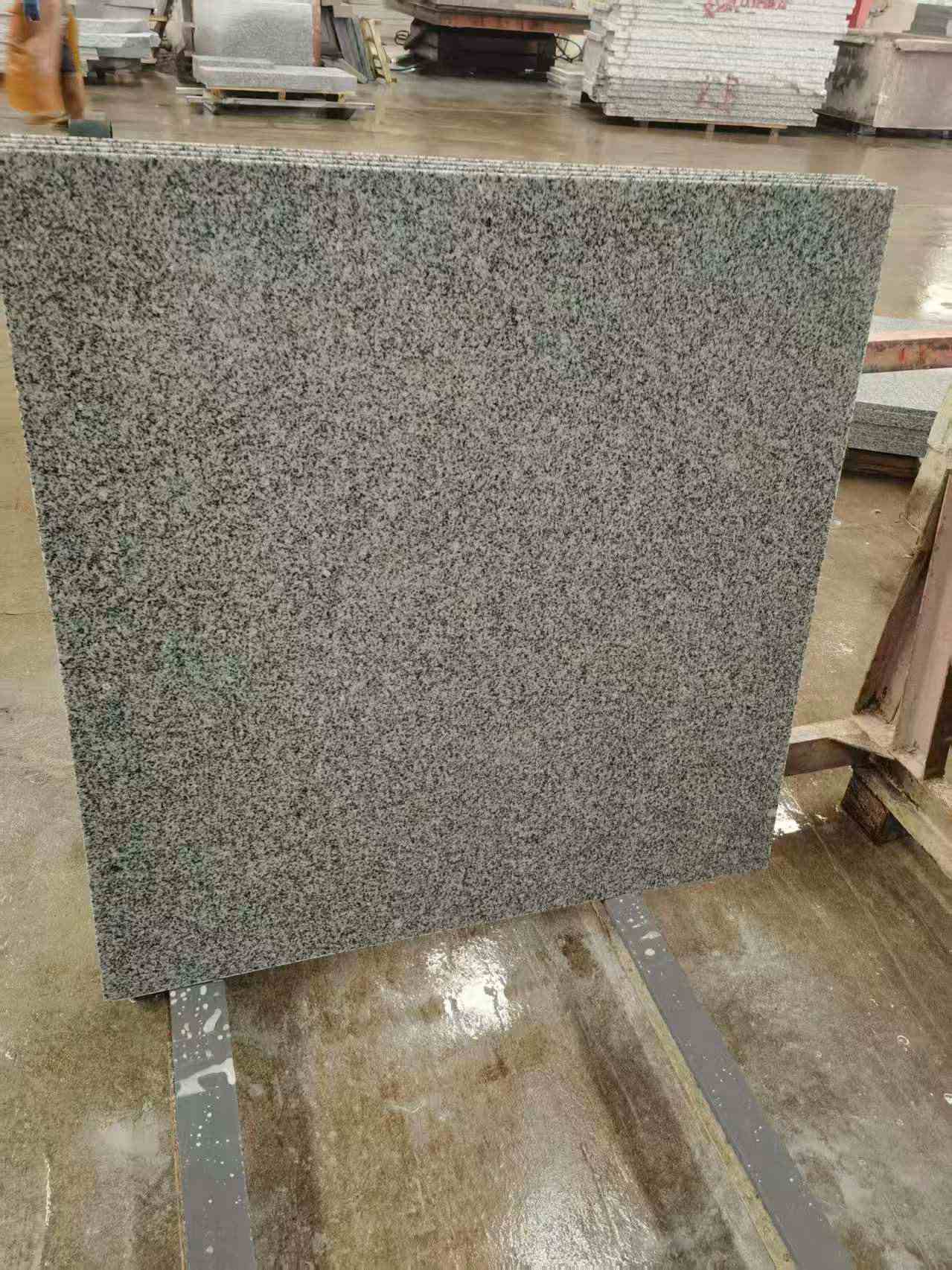 新疆 芝麻白光面900*900，高地铁标准